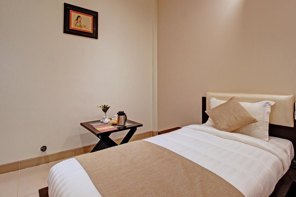 Hotel Nawalgarh Plaza Room photo